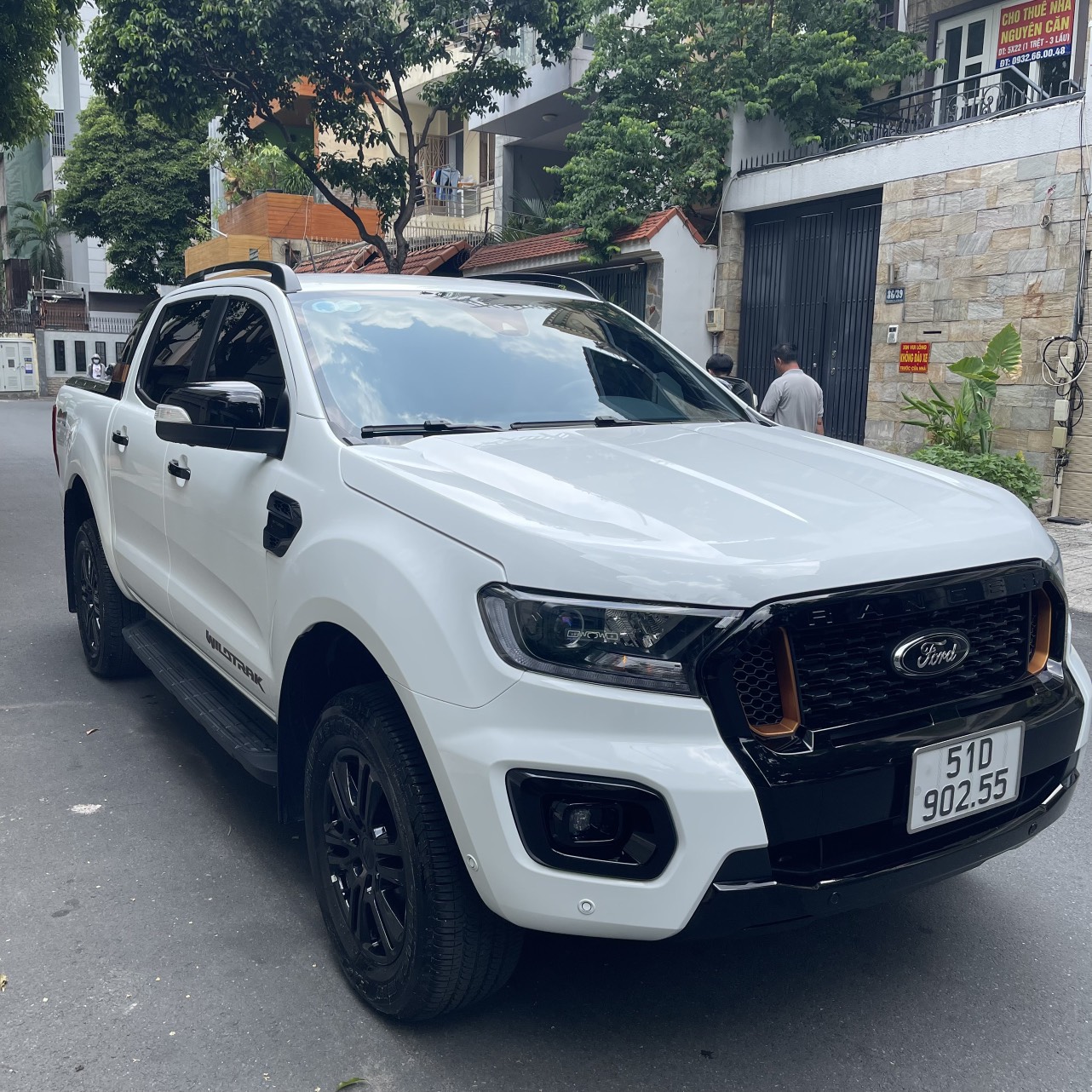 Thuê xe Ford Ranger WildTrak