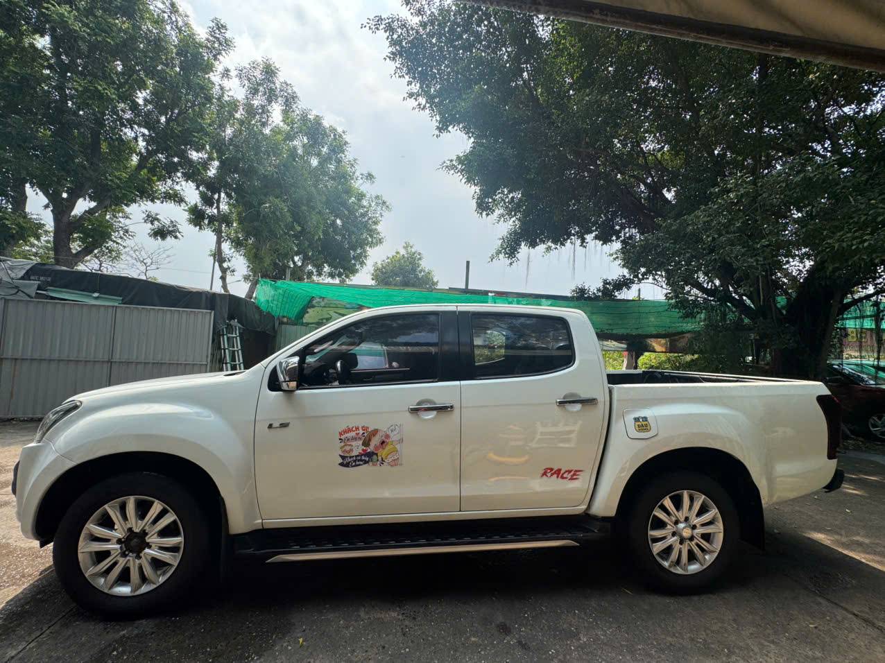Thuê xe Isuzu D-Max 2019